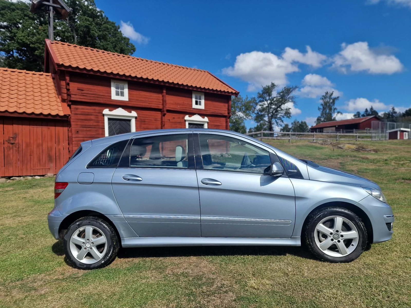 Mercedes-Benz B