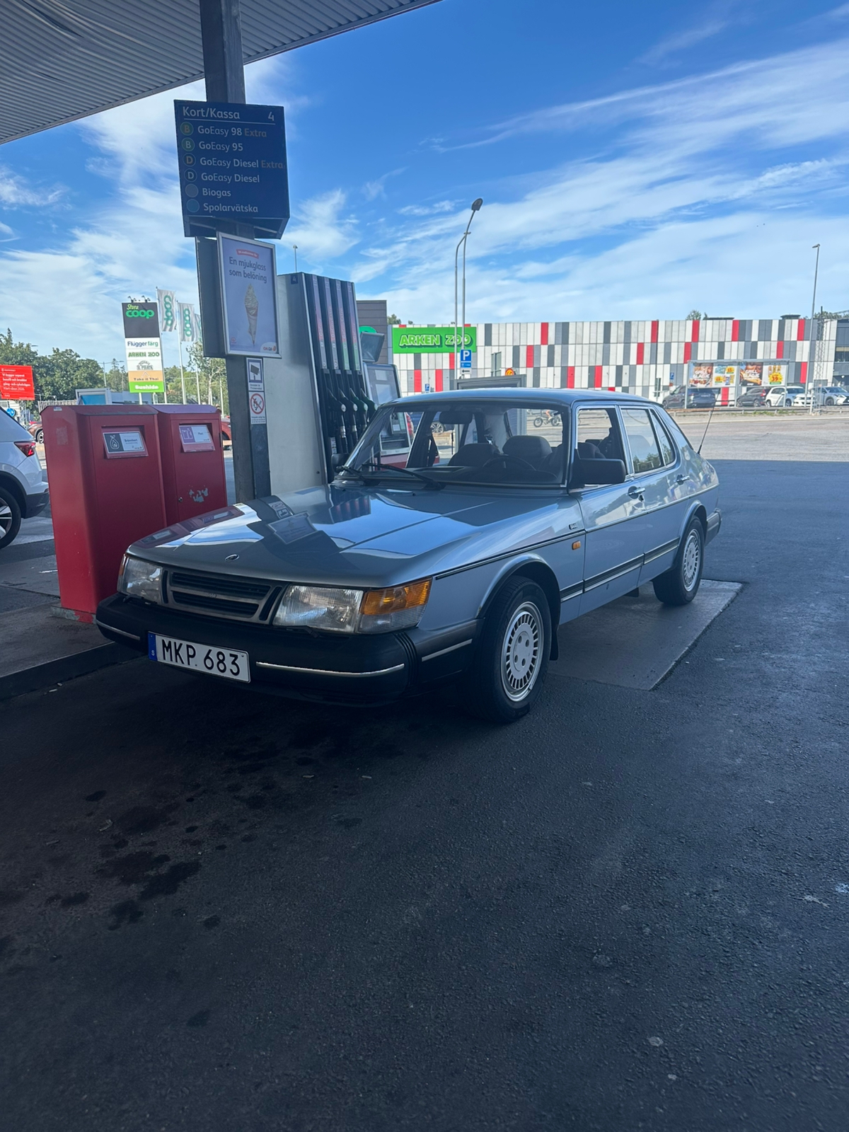 Saab 900 4-dörrars Sedan 2.0 Manuell 1987, bild 5/6
