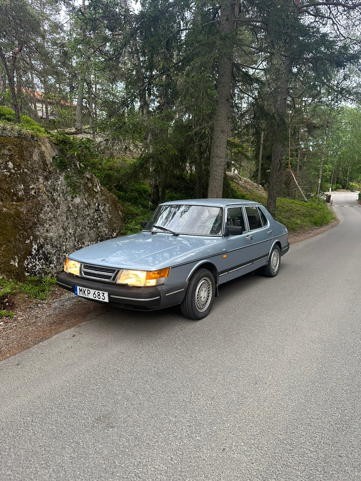 Saab 900