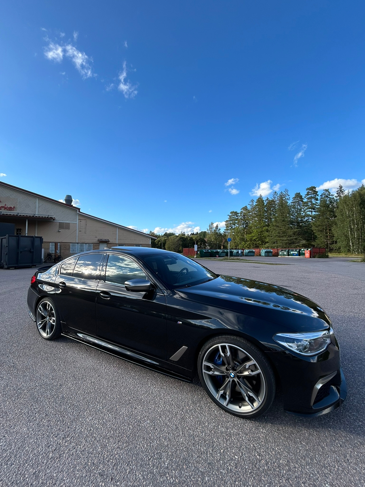 BMW M550i