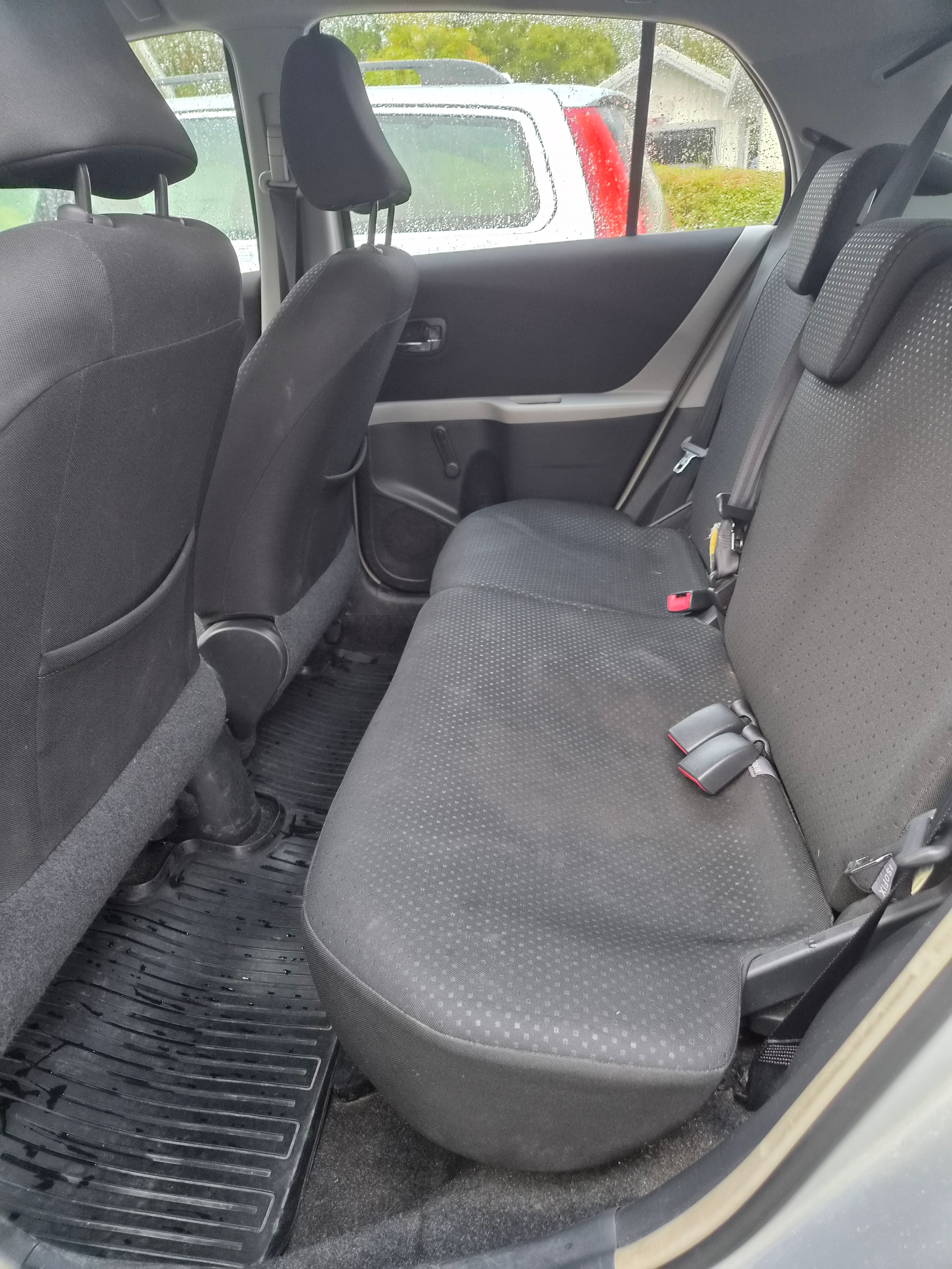 Toyota Yaris 2011, bild 3/4