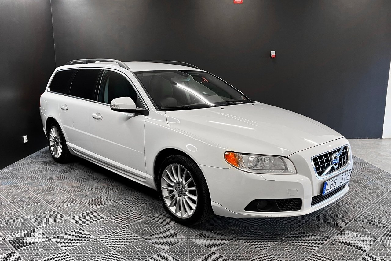 Volvo V70 2011, photo 3/10