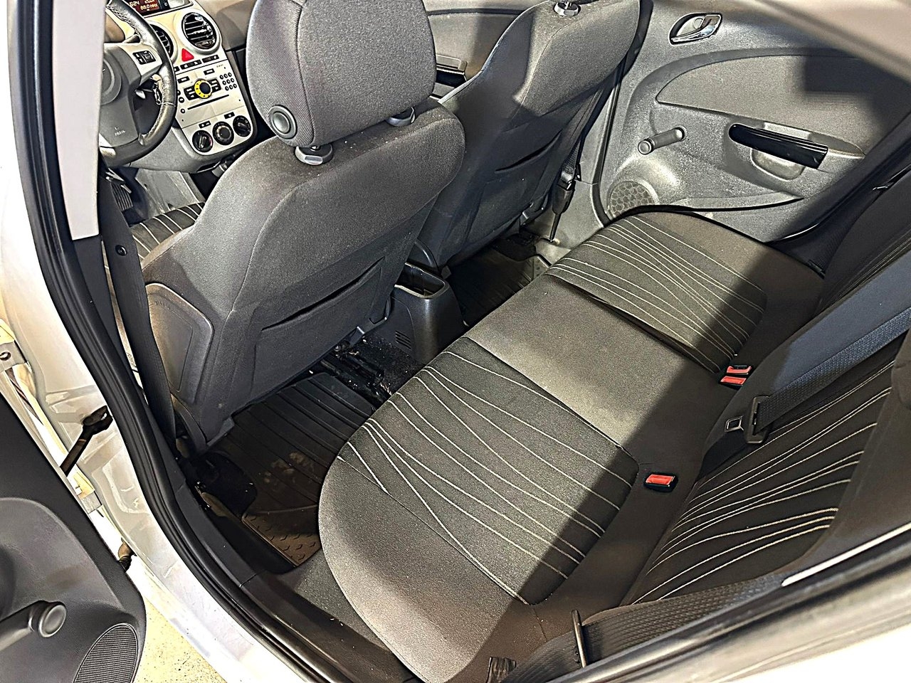 Opel Corsa 2011, photo 7/7