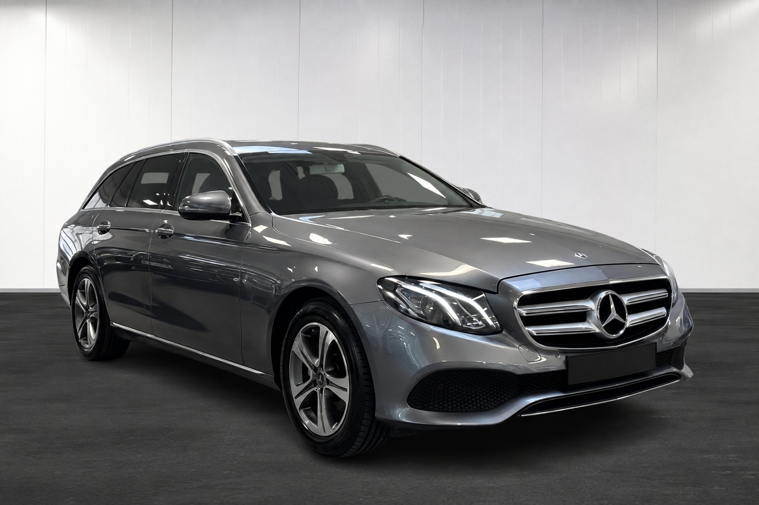 Mercedes-Benz E 220 T d 9G-Tronic 2017, bild 3/10