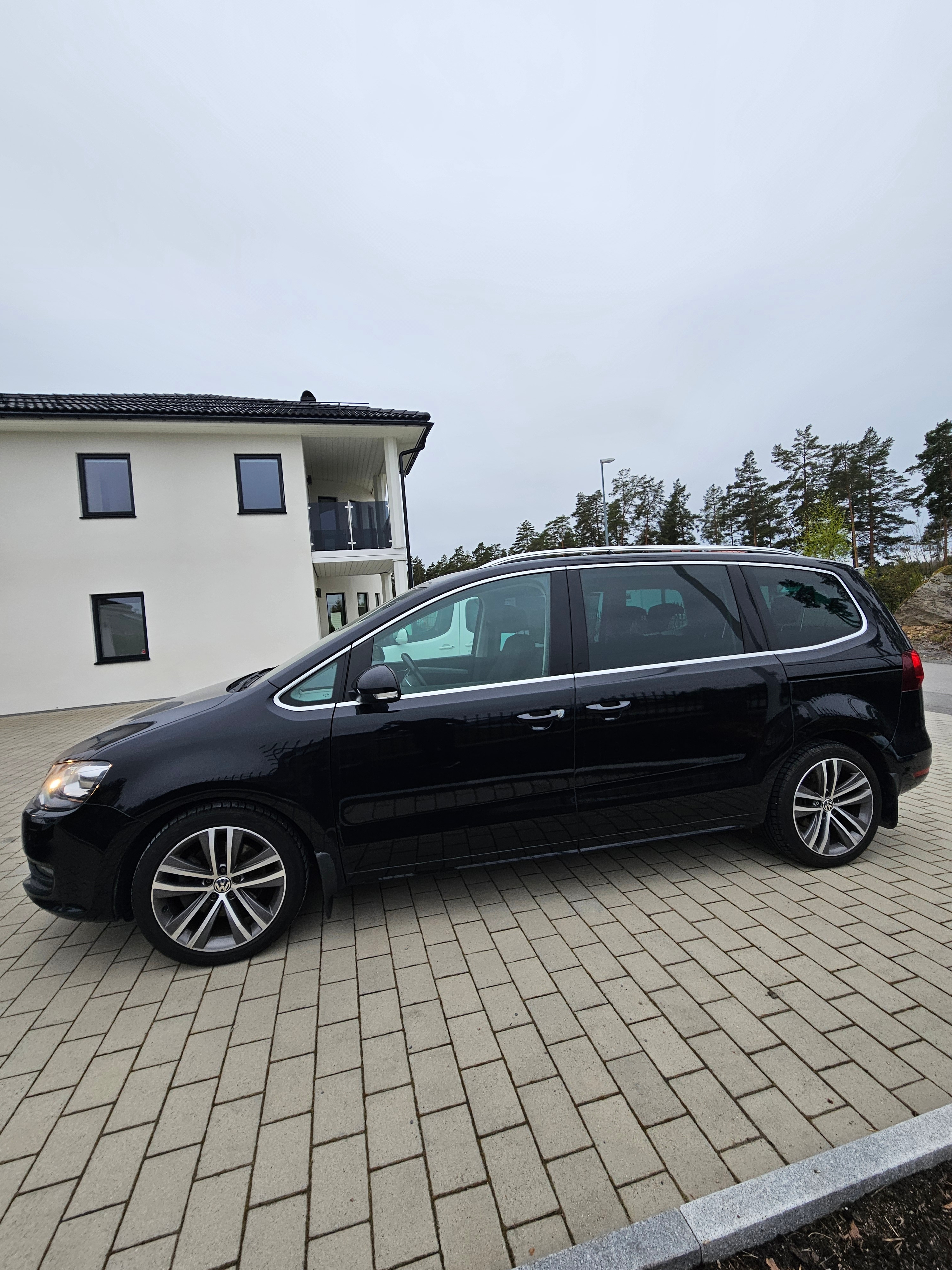 Volkswagen Sharan 2017, bild 3/10