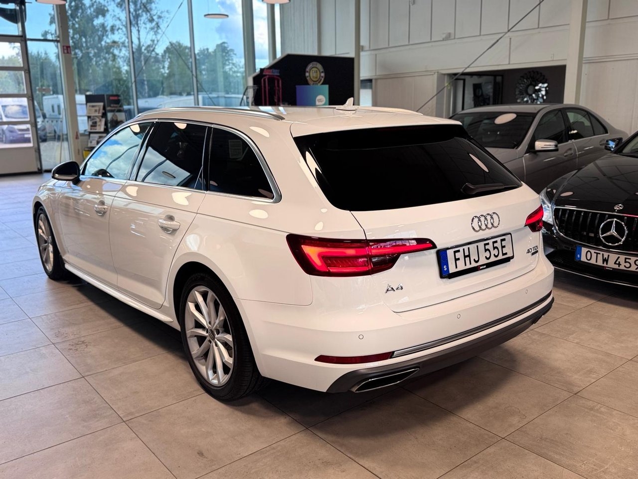 Audi A4 2019, bild 4/10