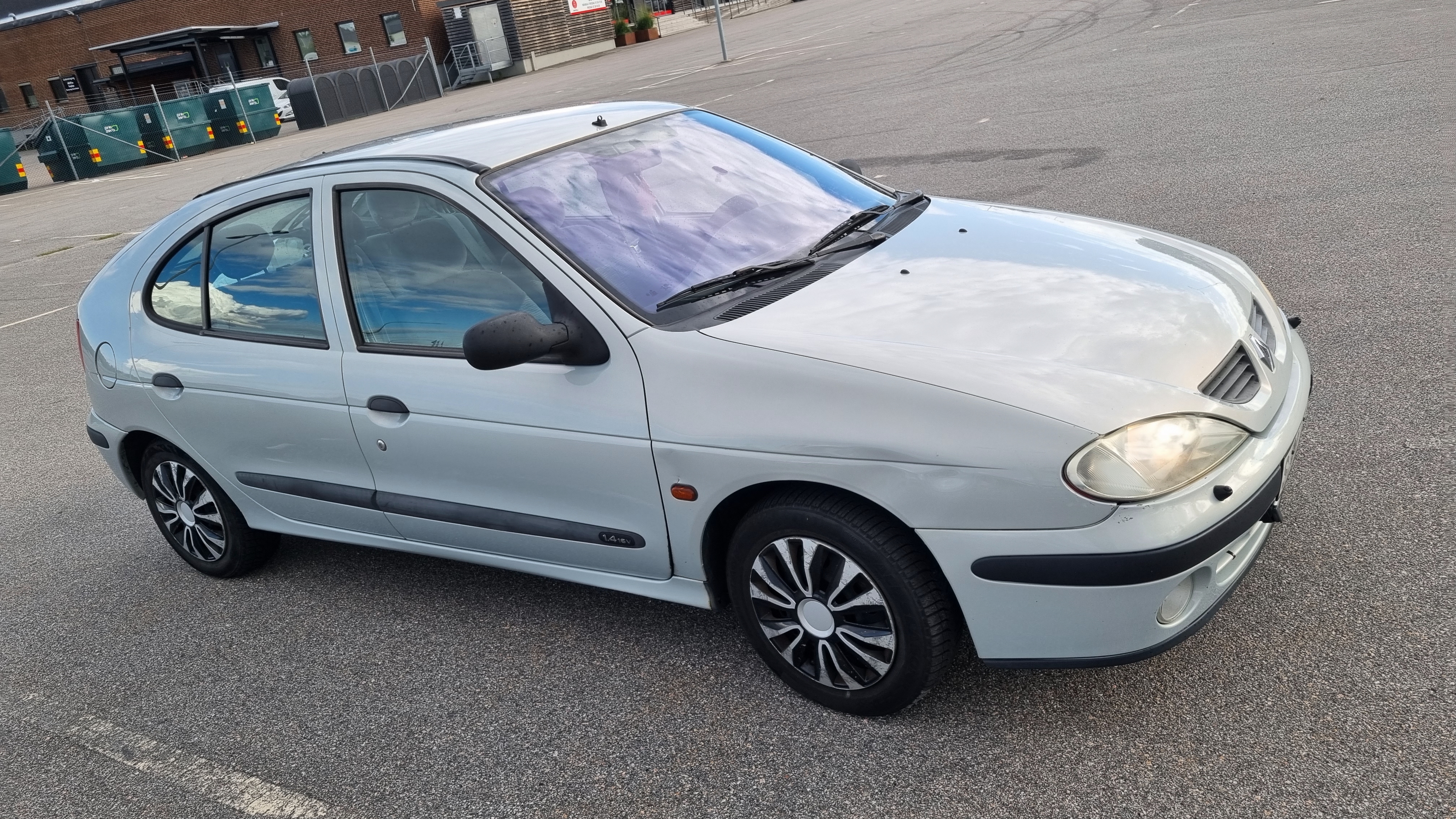 Renault Megane I 1.4 Manuell 2001, bild 4/9