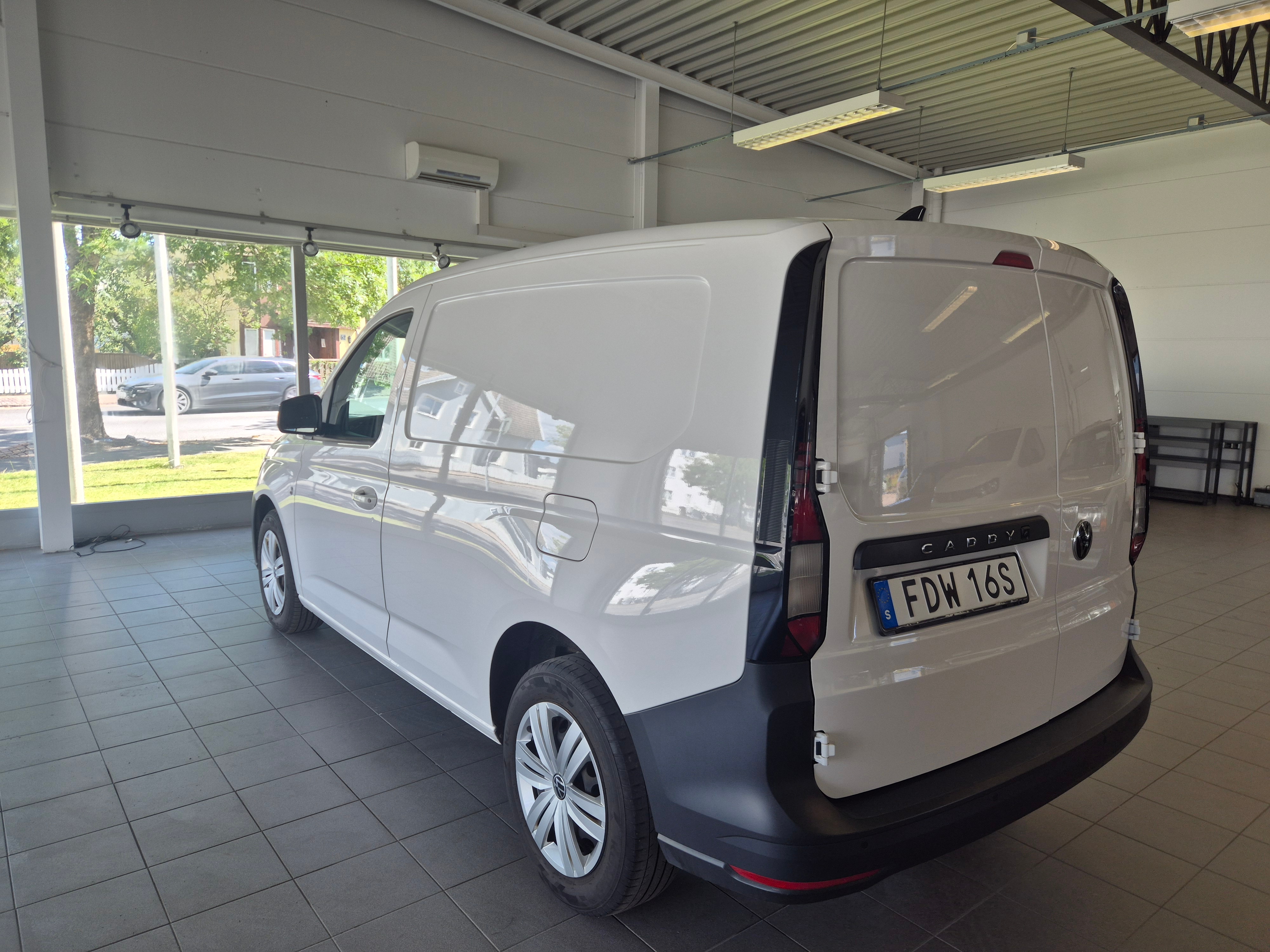 Volkswagen Caddy 2021, bild 3/5