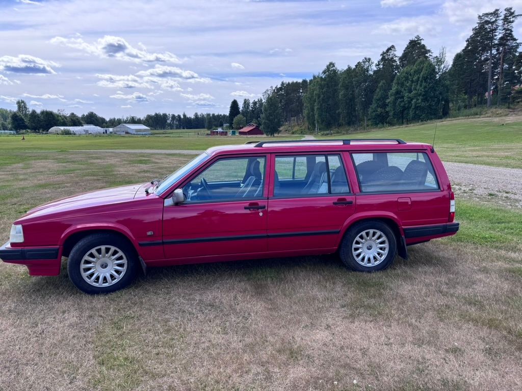 Volvo 940 Kombi 2.3 Manuell 1998, bild 2/10