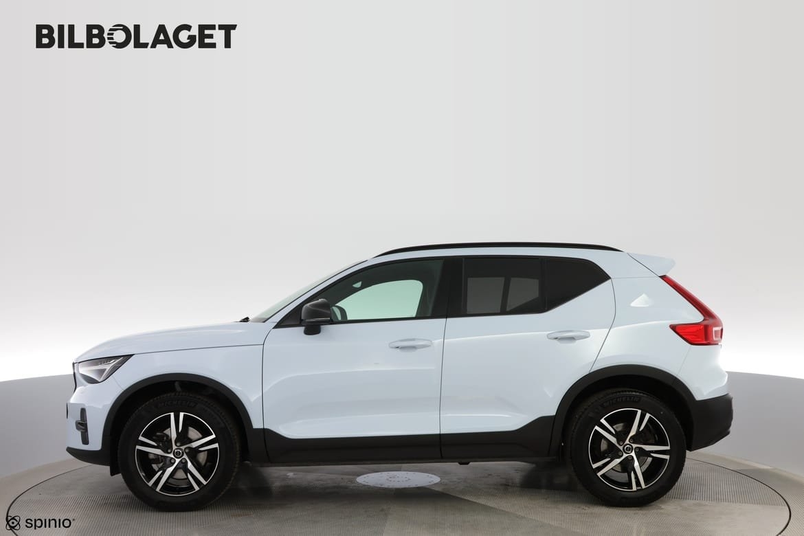 Volvo XC40 B4 FWD Bensin Plus Dark 2025, bild 2/10