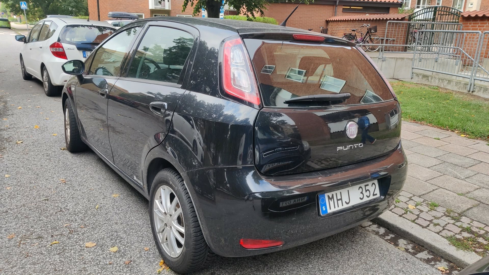Fiat Punto 5-dörrar 1.2 8V Manuell 2012, bild 3/6