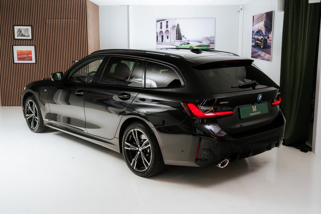 BMW 330 2025, bild 5/10