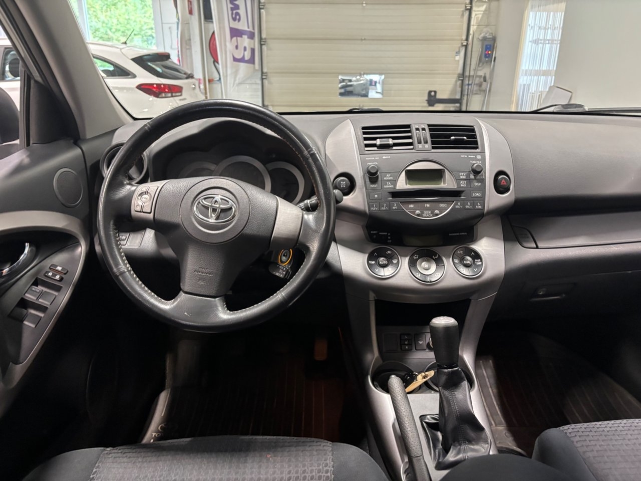 Toyota RAV4 2.0 VVT-i 4x4 2008, bild 7/8