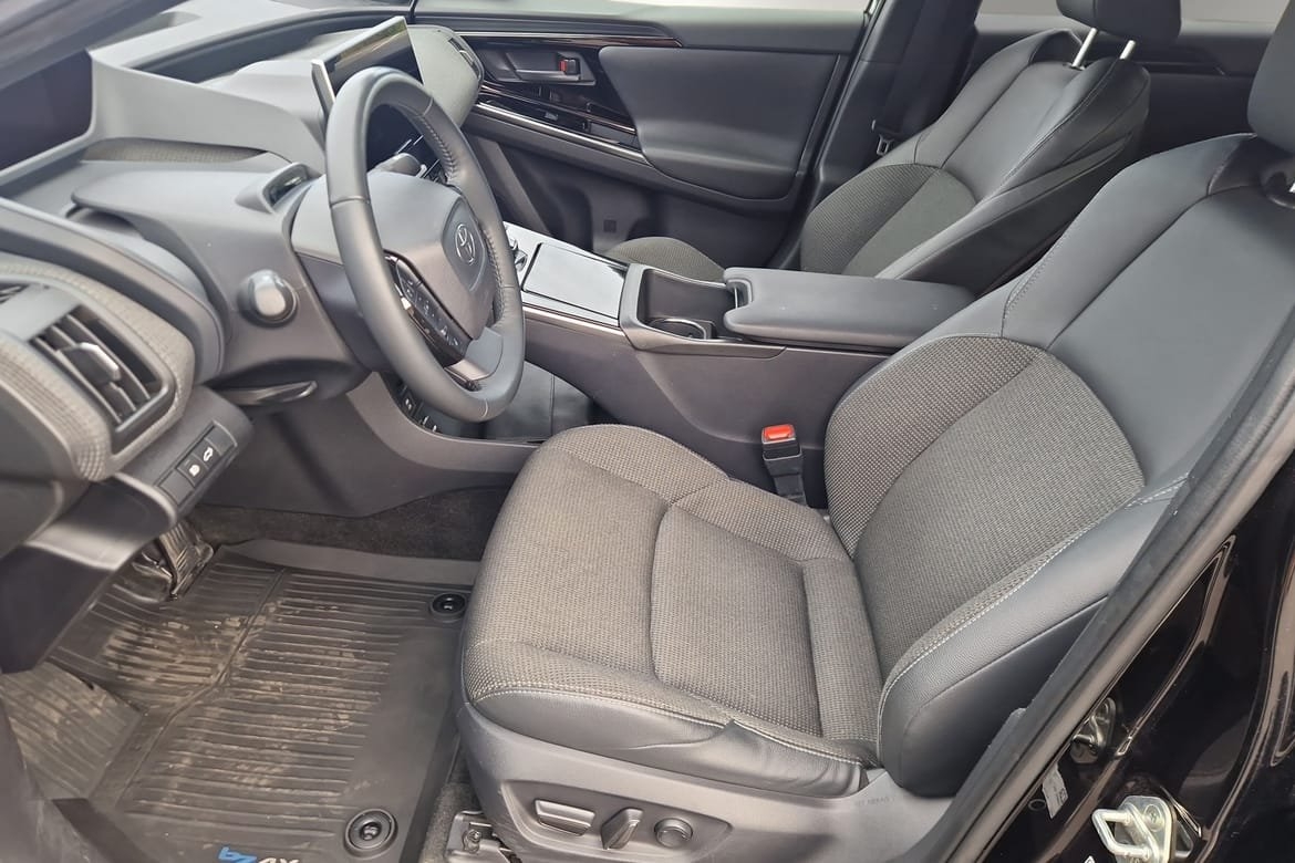 Toyota bZ4X AWD 71,4Kwh 217hk 2023, bild 4/10