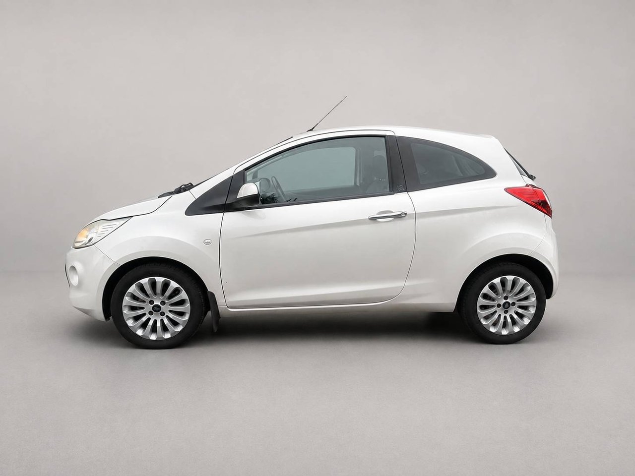 Ford Ka 1.2 Titanium Euro 5 2011, bild 4/9