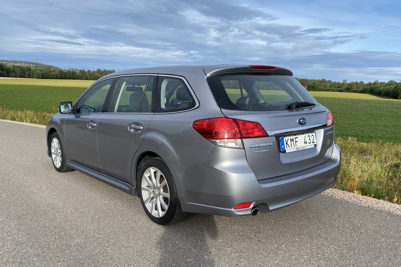 Subaru Legacy Wagon 2.5 4WD Lineartronic 2011, photo 3/10