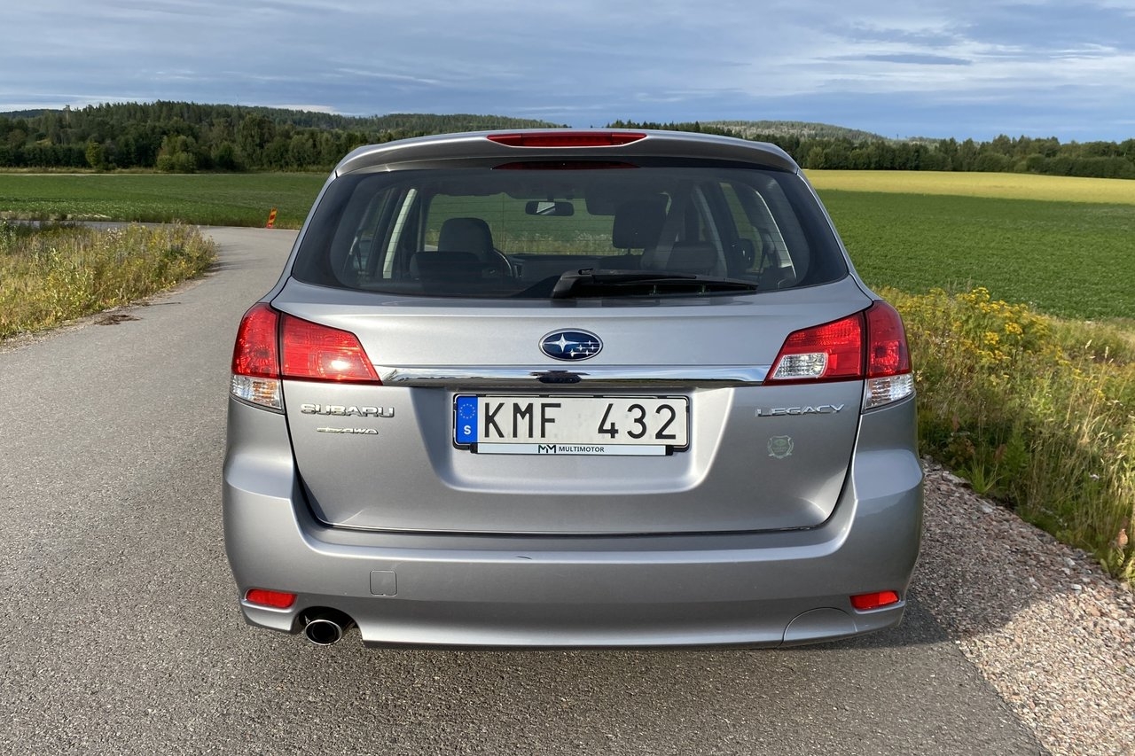 Subaru Legacy Wagon 2.5 4WD Lineartronic 2011, photo 4/10