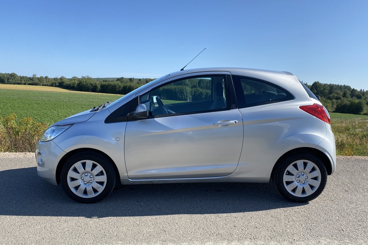 Ford Ka 1.2 Titanium 2010, bild 2/10