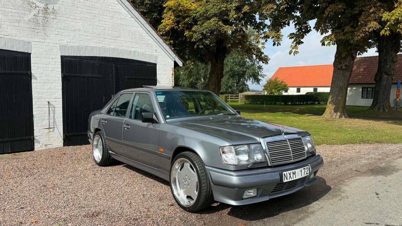 Mercedes-Benz 230