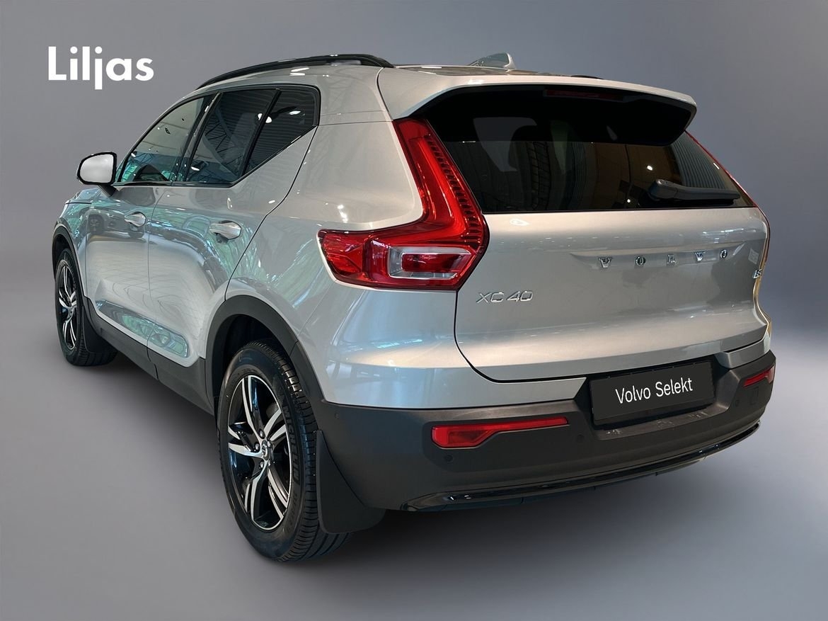 Volvo XC40 B3 FWD Bensin Plus Dark 2025, bild 4/16
