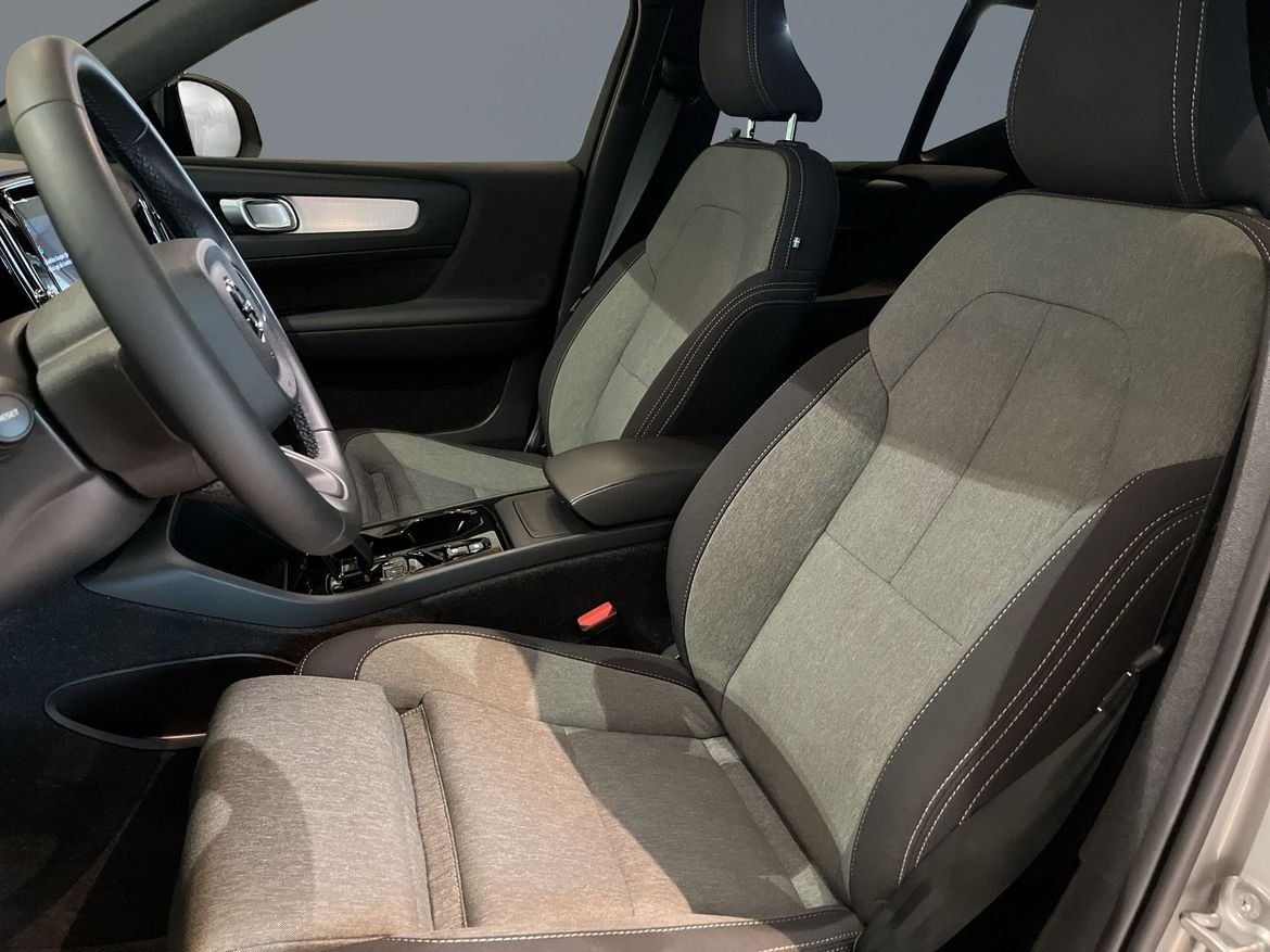 Volvo XC40 B3 FWD Bensin Plus Dark 2025, bild 6/16