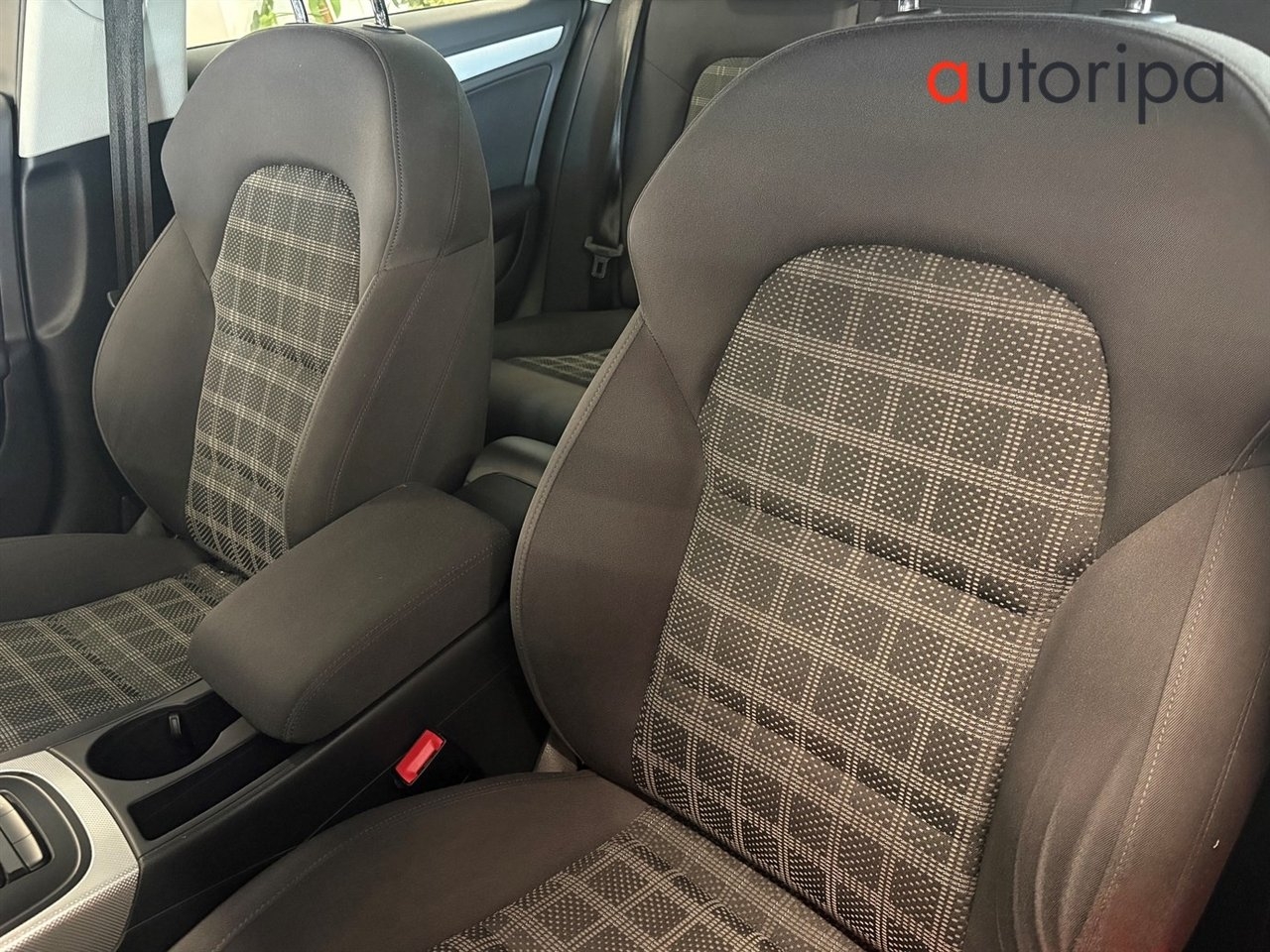 Audi A4 Avant 2.0 TDI DPF Quattro S-LINE 2015, kuva 7/10