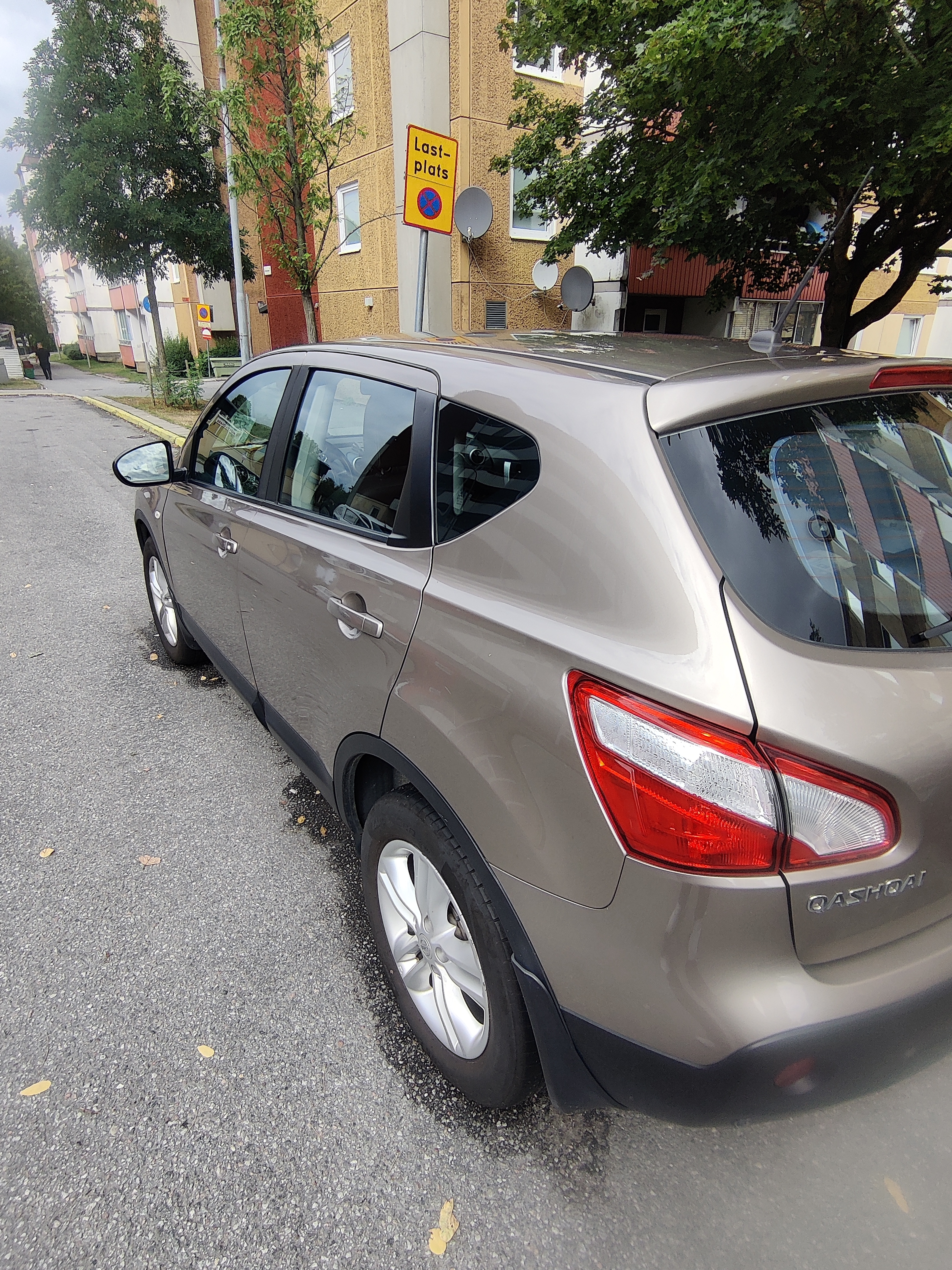 Nissan Qashqai 2.0 dCi 4x4 Automatisk 2010, bild 6/16