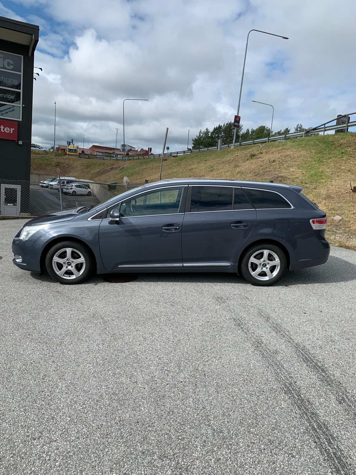 Toyota Avensis Kombi 2.0 D-4D Manuell 2011, bild 4/8