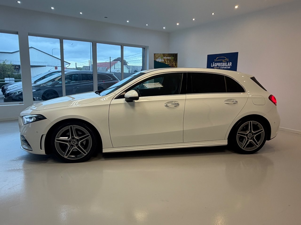 Mercedes-Benz A 200 7G-DCT AMG Line 2018, bild 3/9