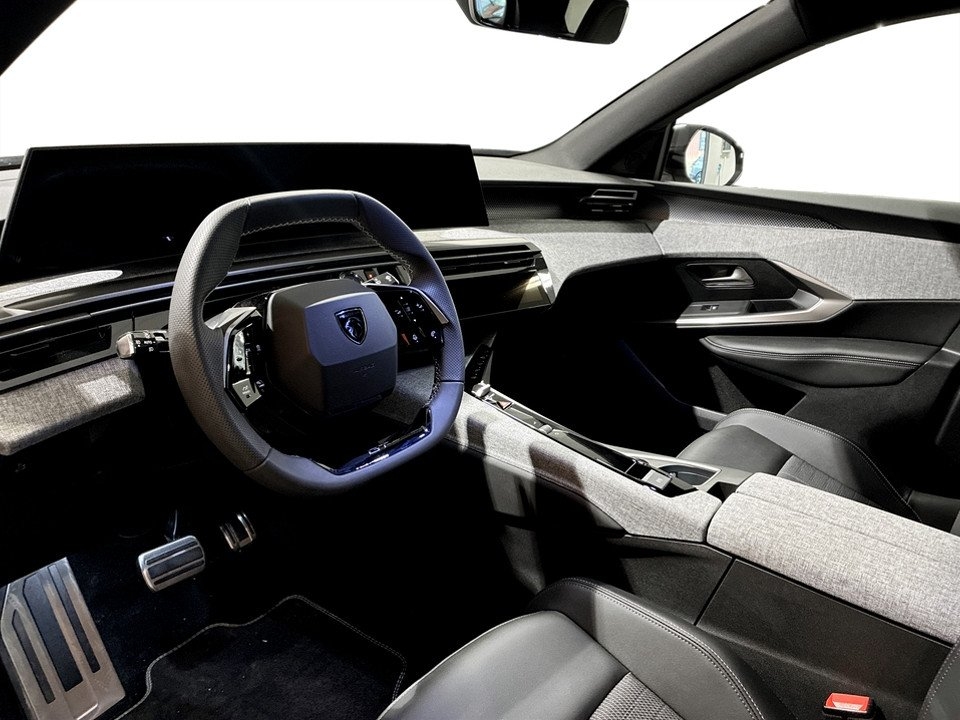 Peugeot 5008 GT Hybrid 145hk Aut 7-SITS 2025, bild 5/10