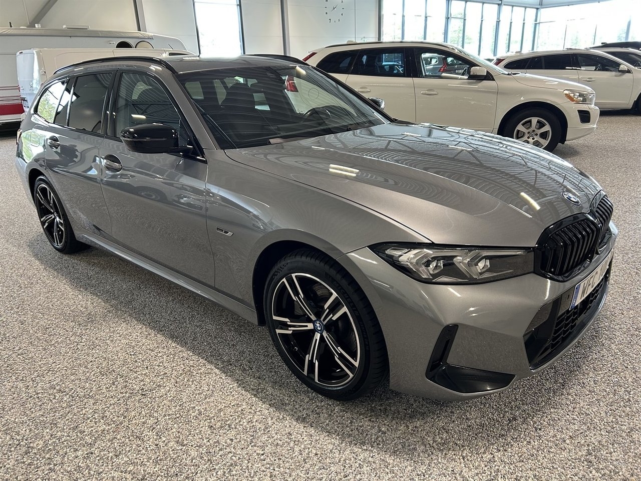 BMW 330 2023, bild 5/10