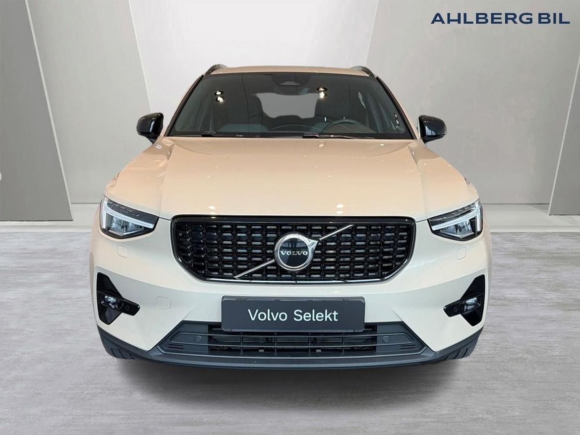 Volvo XC40 B3 FWD Bensin Plus Dark 2025, bild 5/10