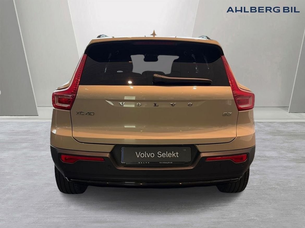 Volvo XC40 B3 FWD Bensin Plus Dark 2025, bild 4/10