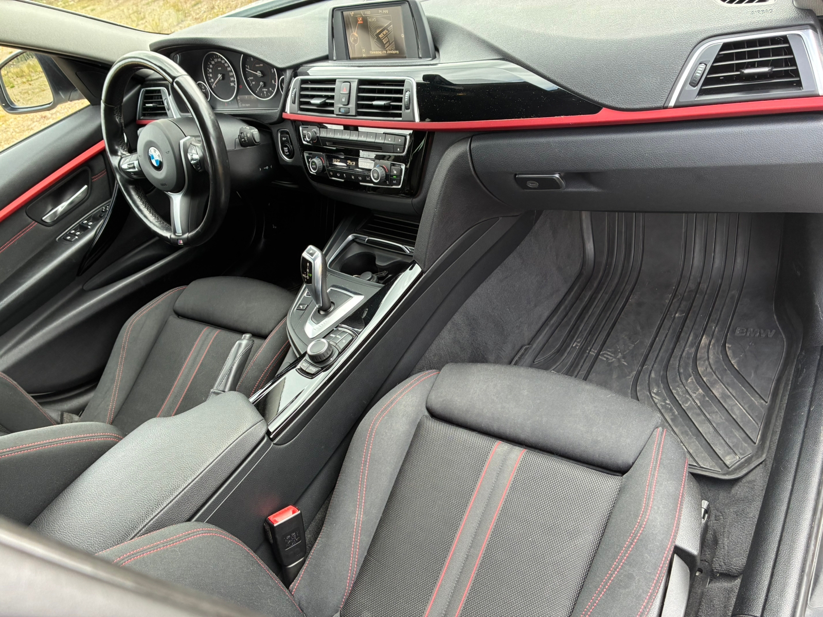 BMW 320 d xDrive Touring Steptronic 2016, bild 5/6