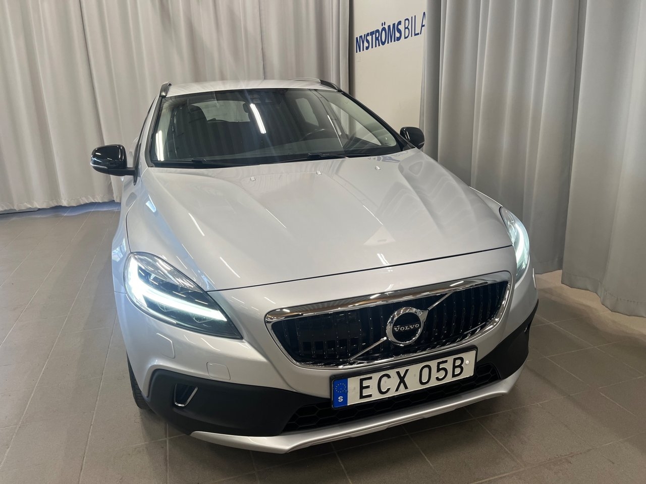 Volvo V40 Cross Country 2019, bild 2/10