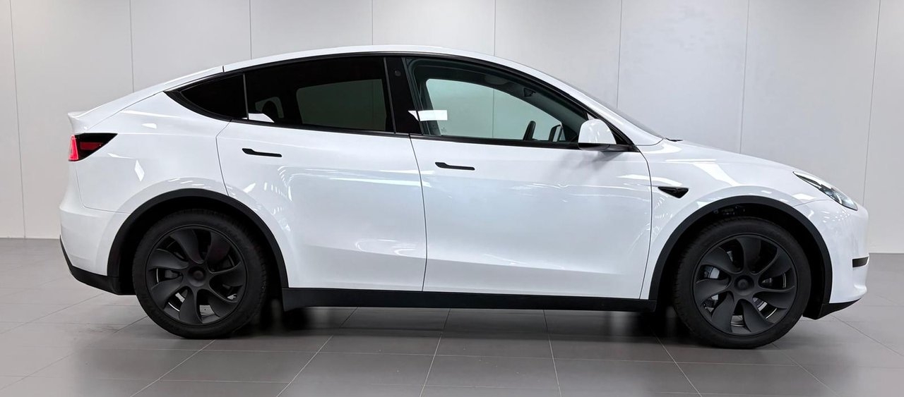 Tesla Model Y STANDARD RANGE 2023, bild 5/10