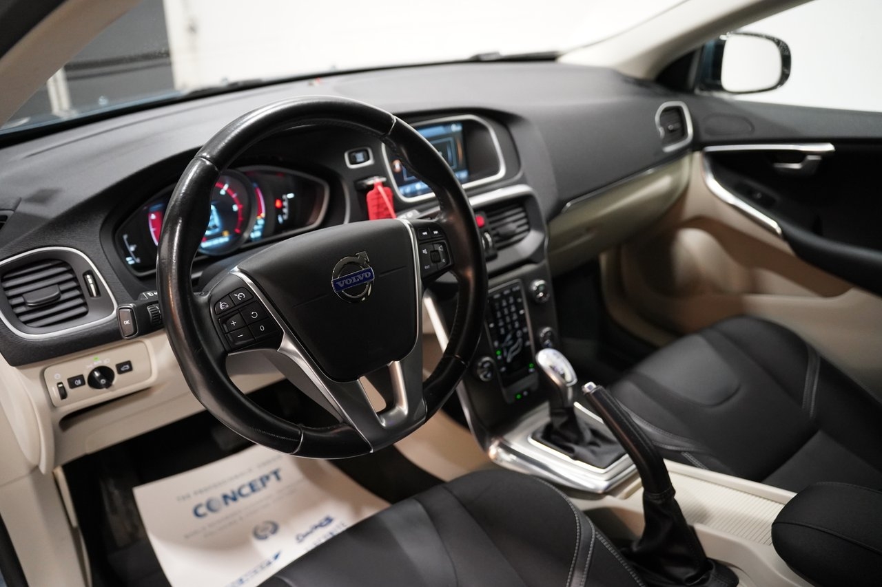 Volvo V40 D4 177hk Momentum 2013, bild 6/10