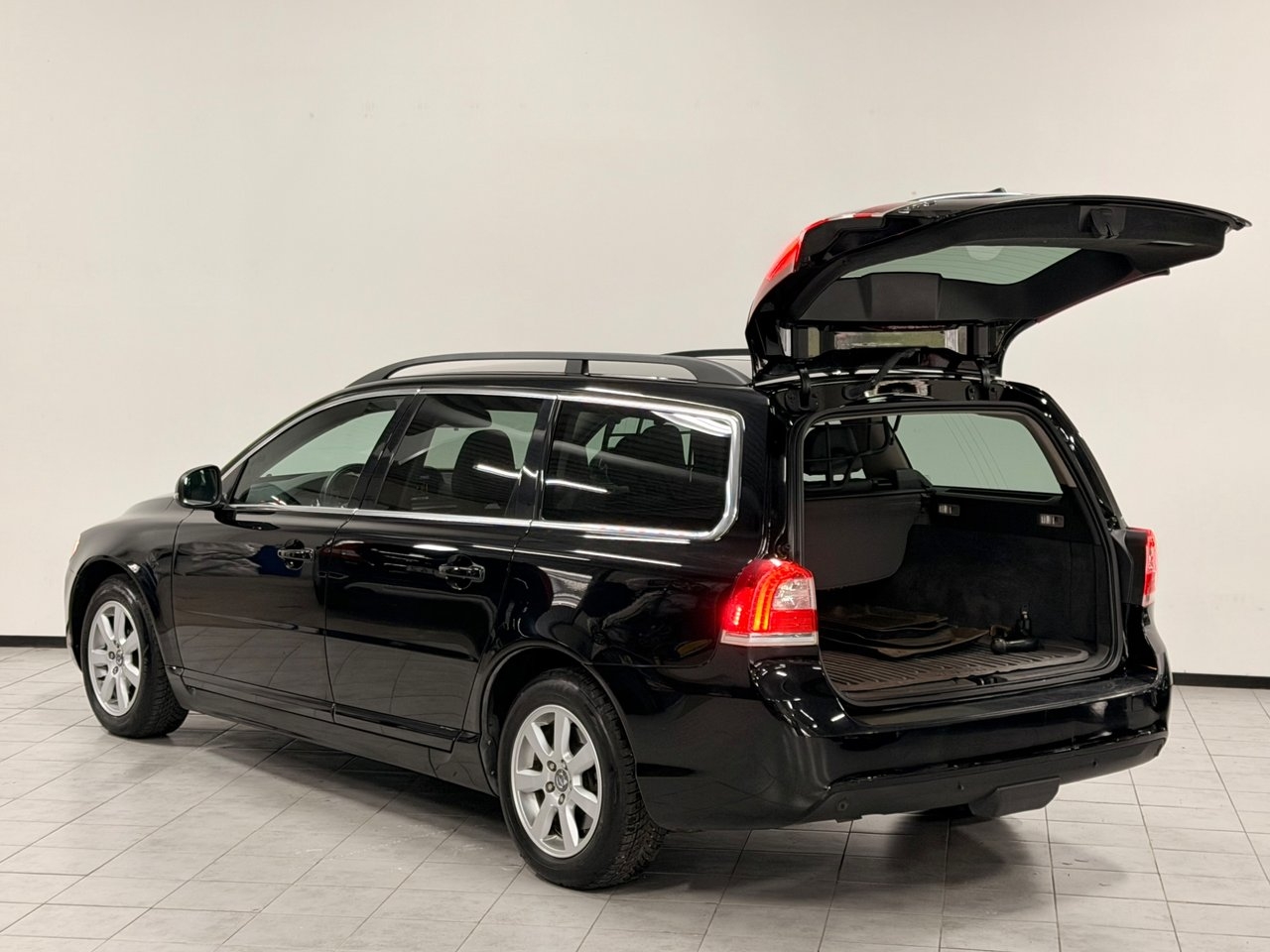 Volvo V70 2014, kuva 7/10