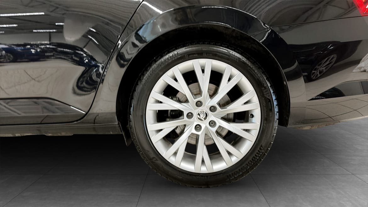 Skoda Superb 2023, bild 6/24