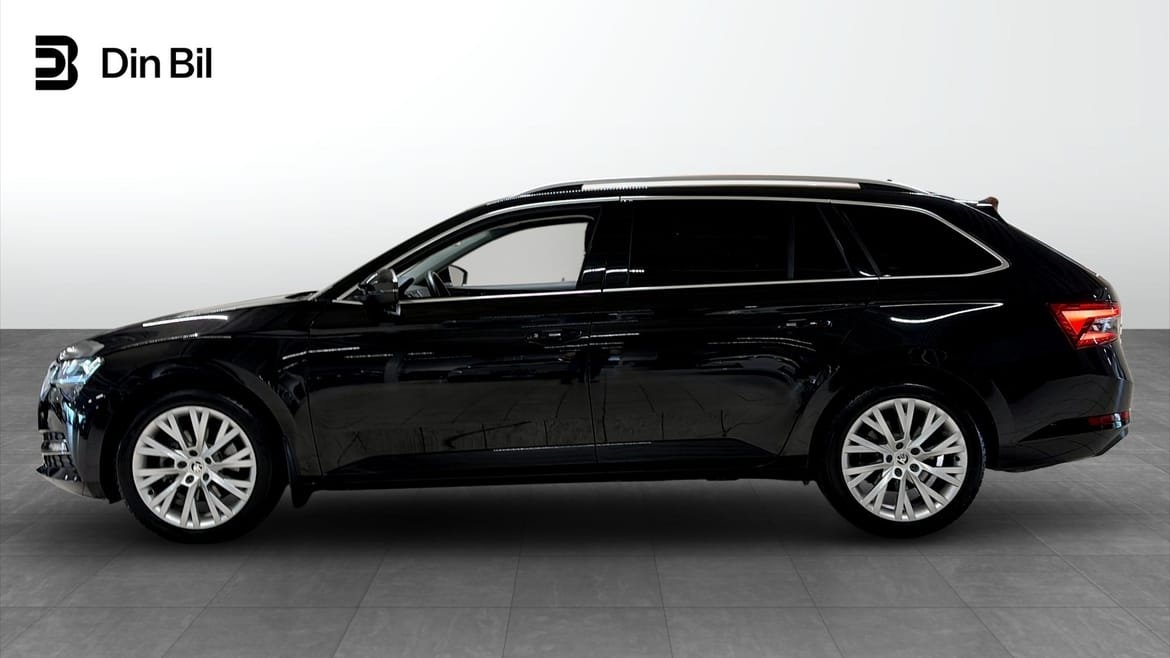 Skoda Superb 2023, bild 2/24