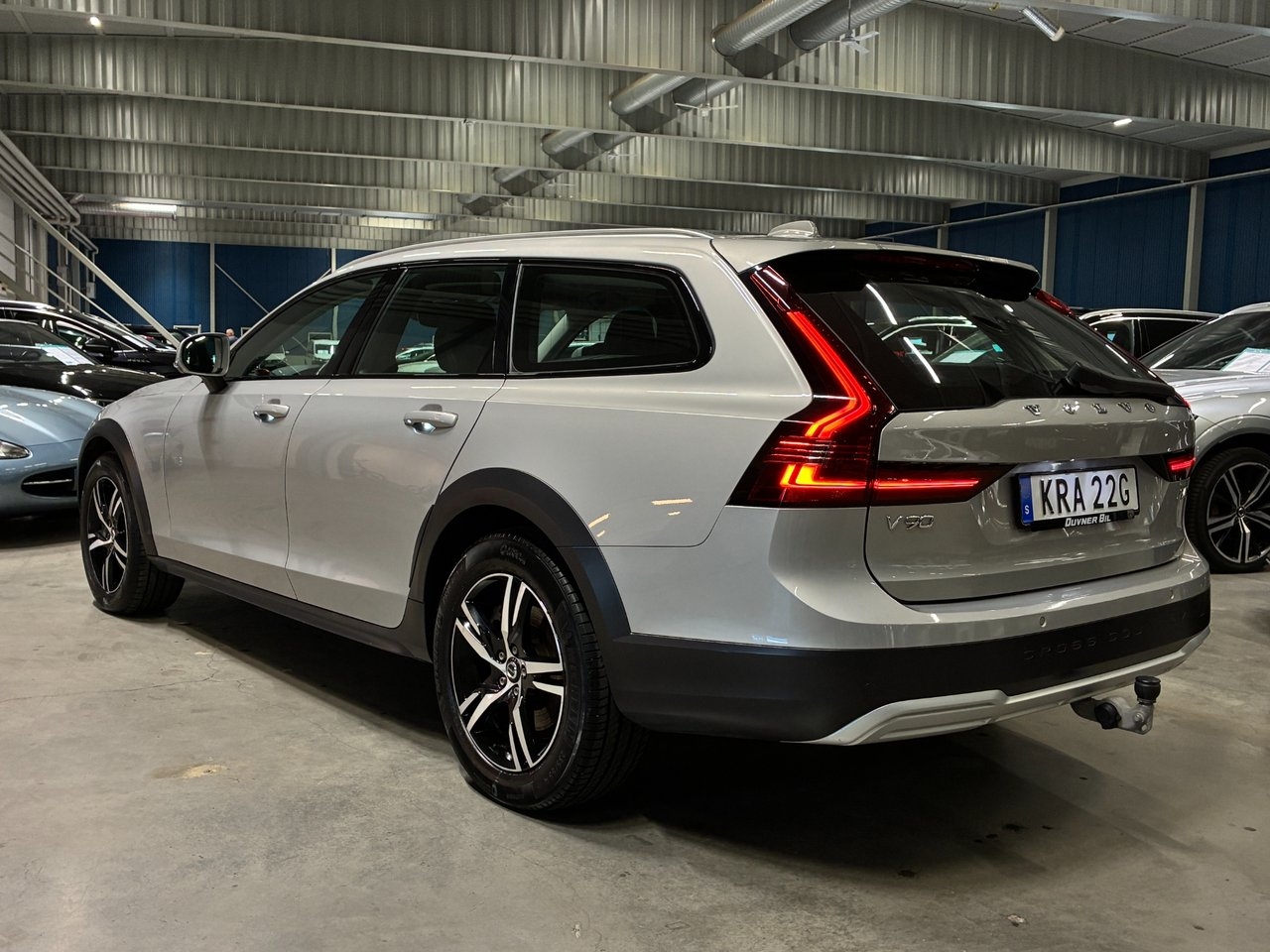 Volvo V90 Cross Country B4 AWD 2023, photo 5/10