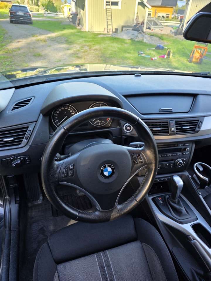BMW X1 xDrive20d Steptronic 2011, photo 6/6