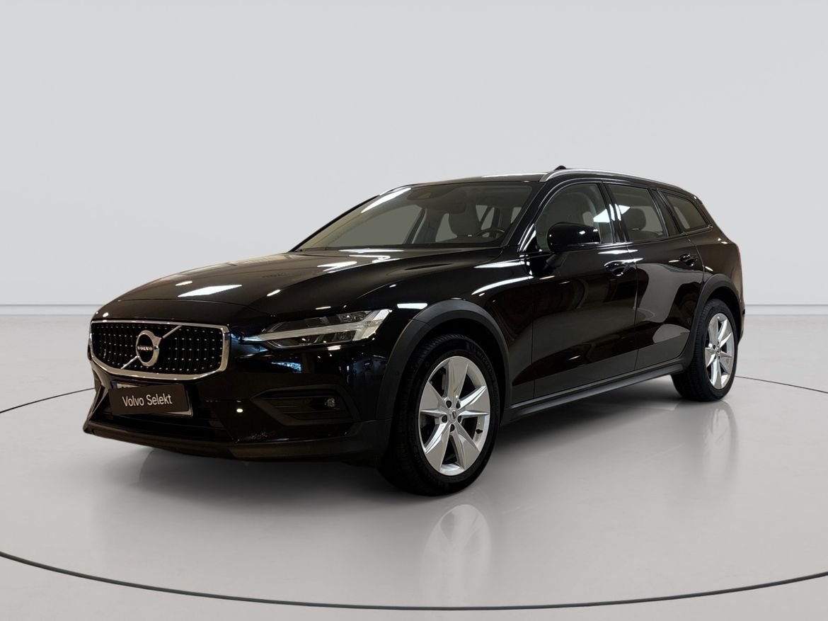 Volvo V60 Cross Country B4