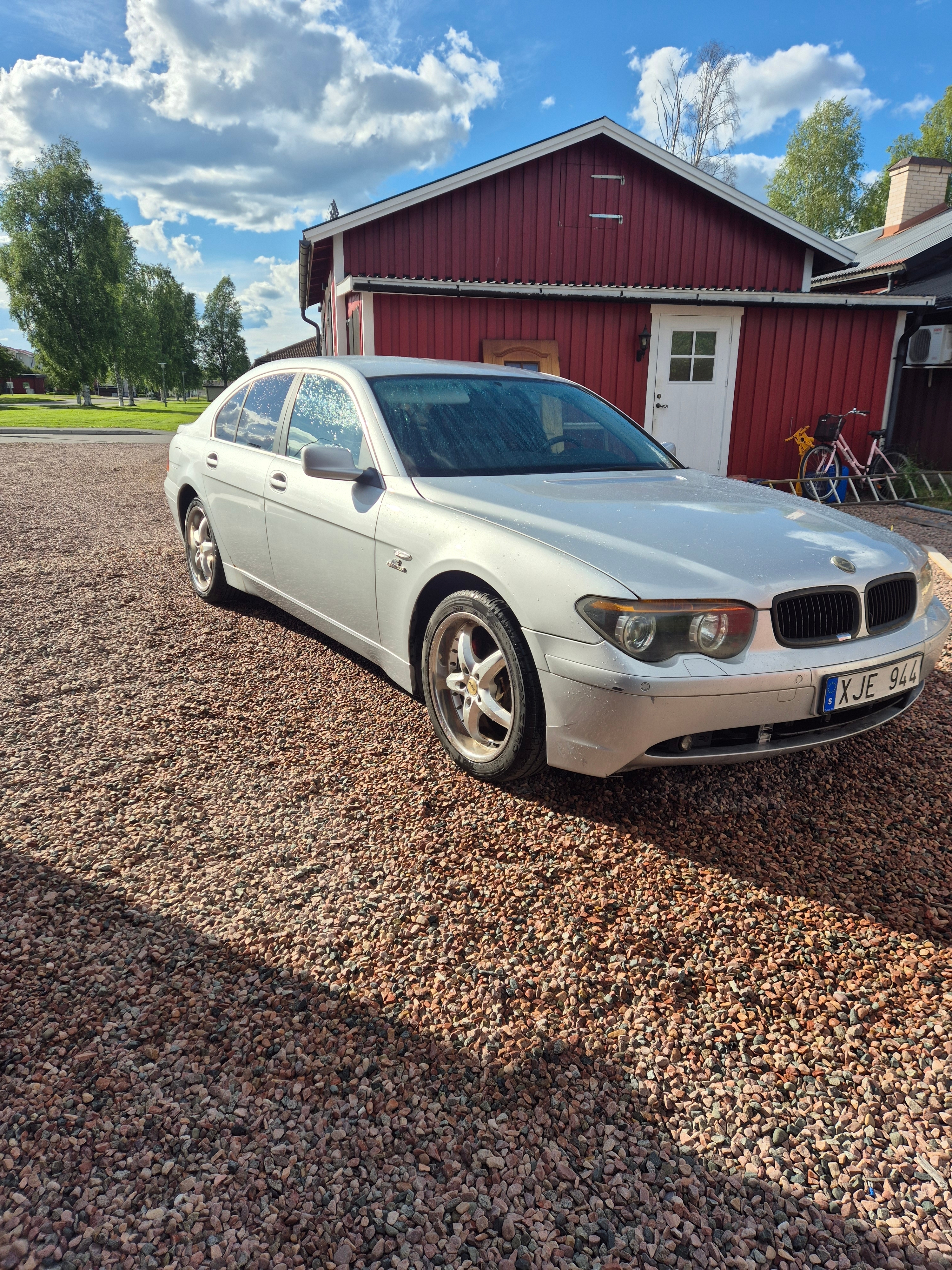 BMW 745