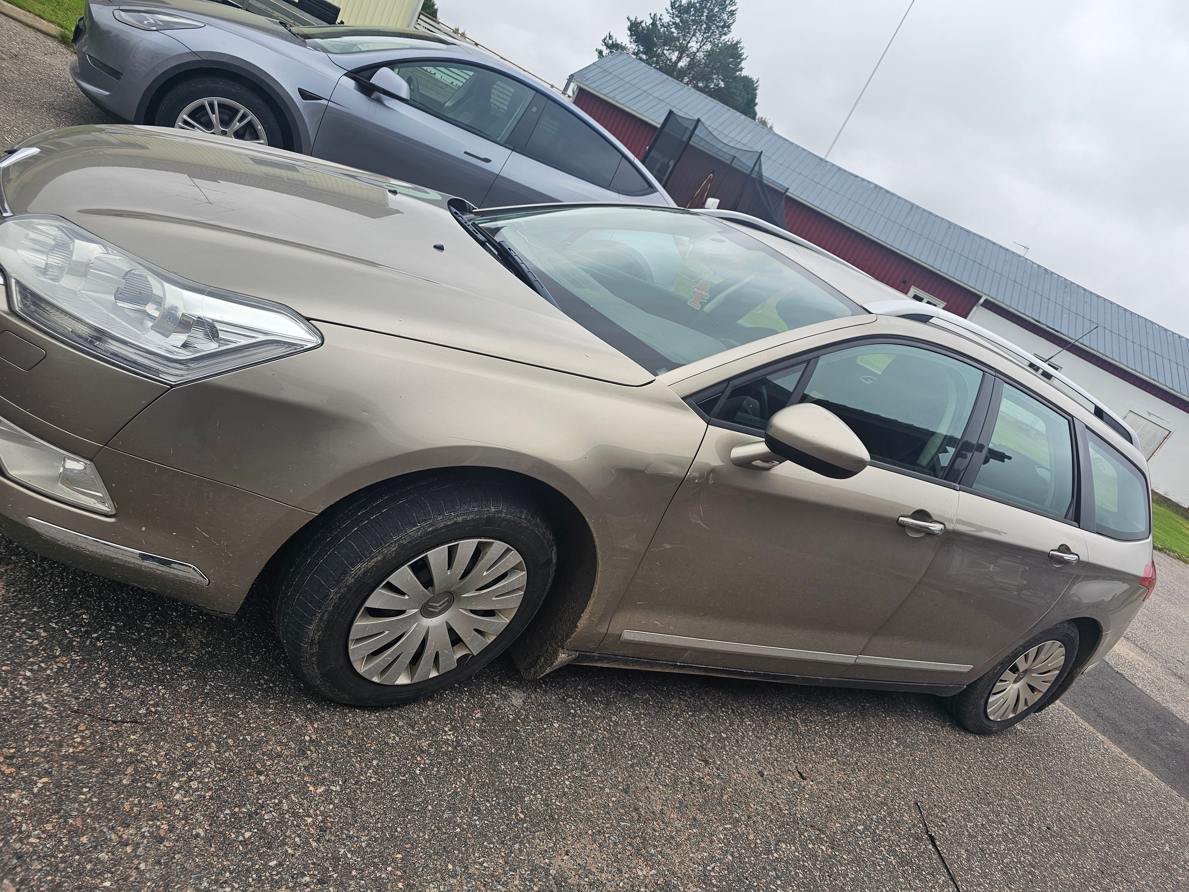 Citroen C5 Tourer 2.0 Bioflex Manuell 2009, bild 2/4