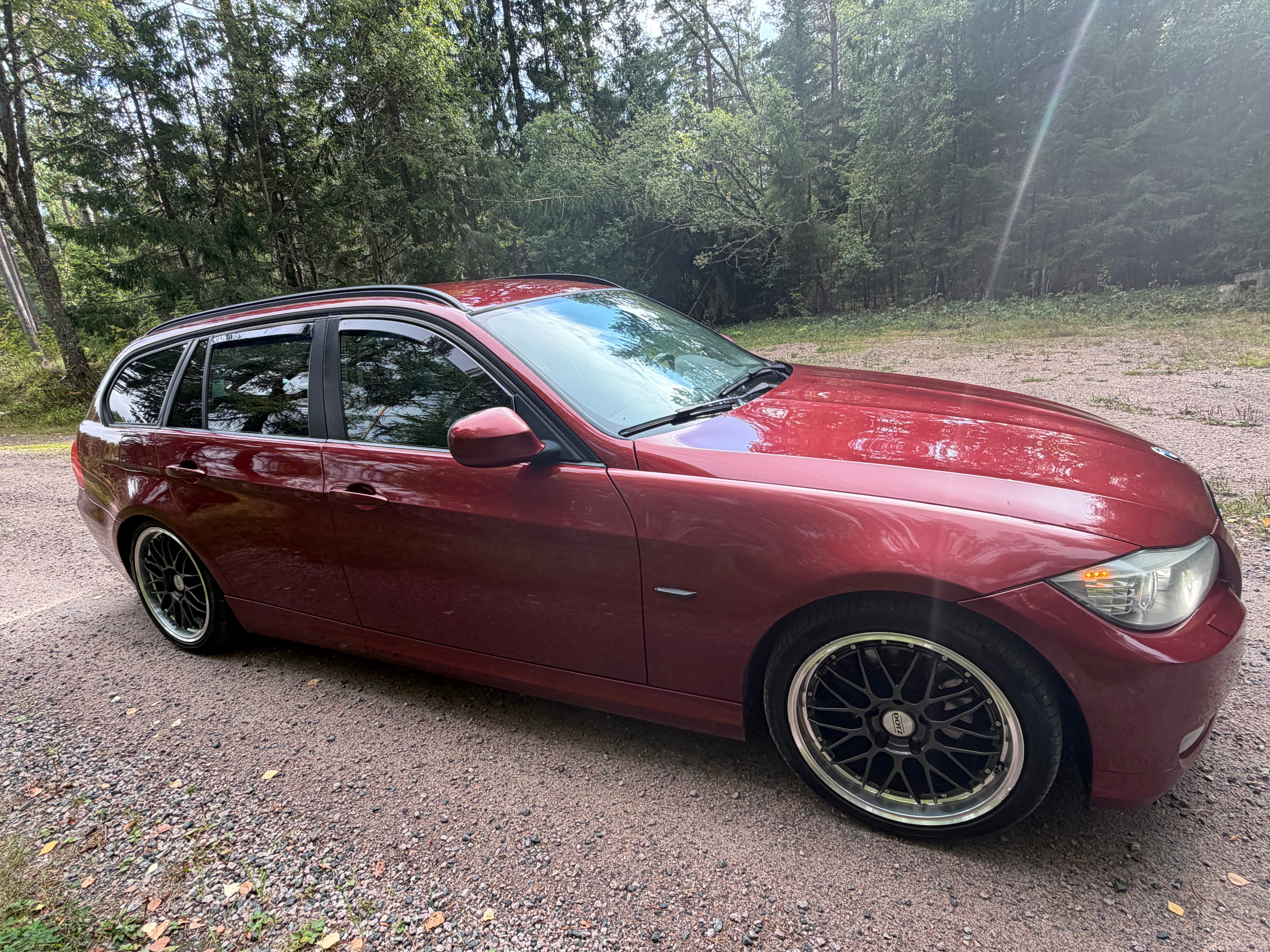 BMW 320 i Touring Automatisk 2011, bild 2/10