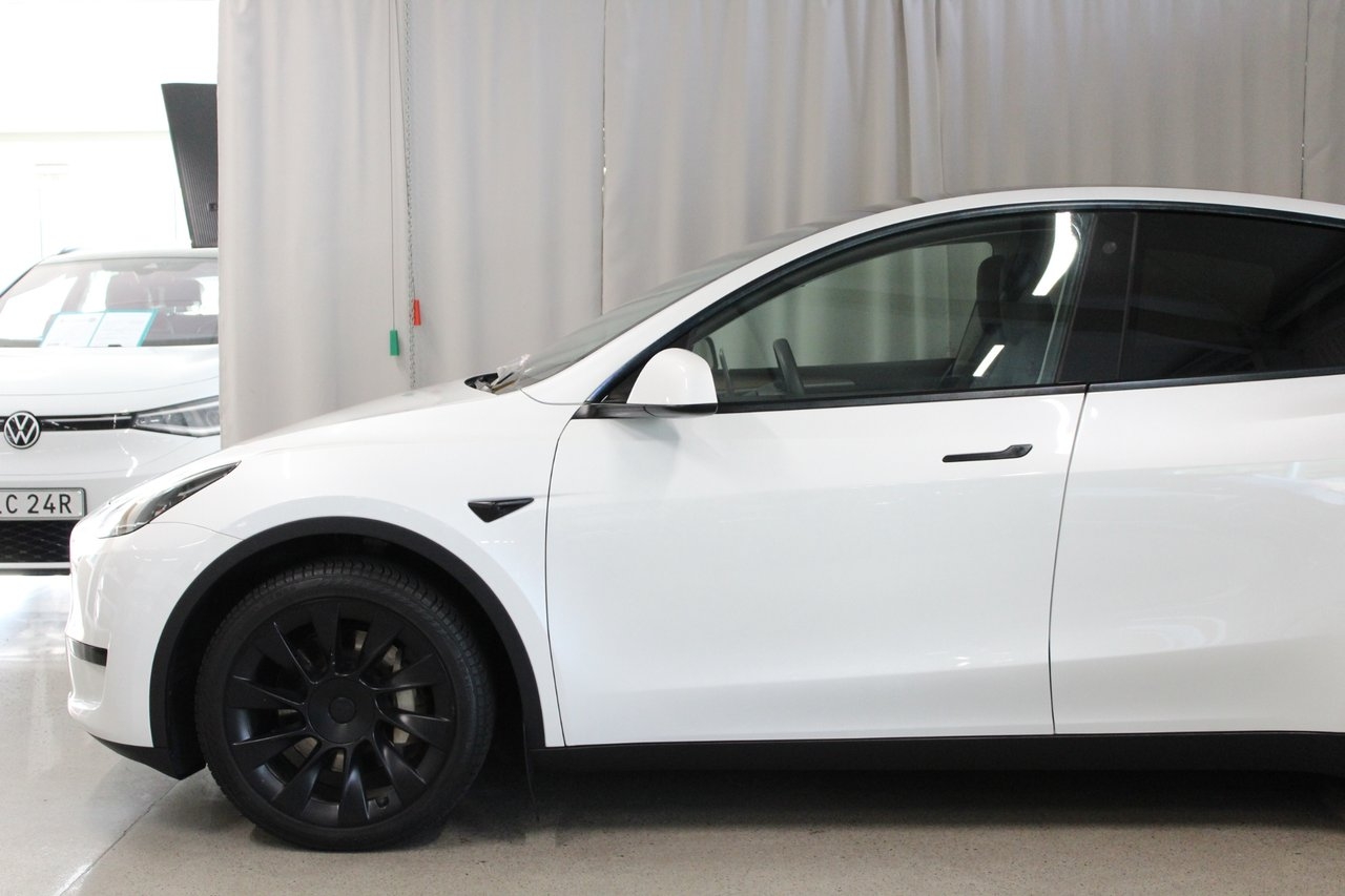Tesla Model Y 2023, kuva 5/10