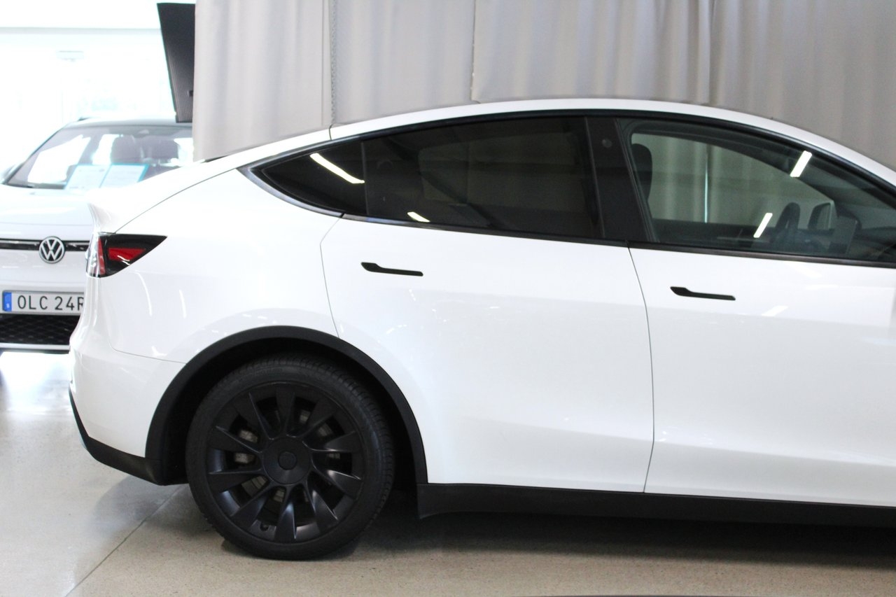Tesla Model Y 2023, kuva 6/10