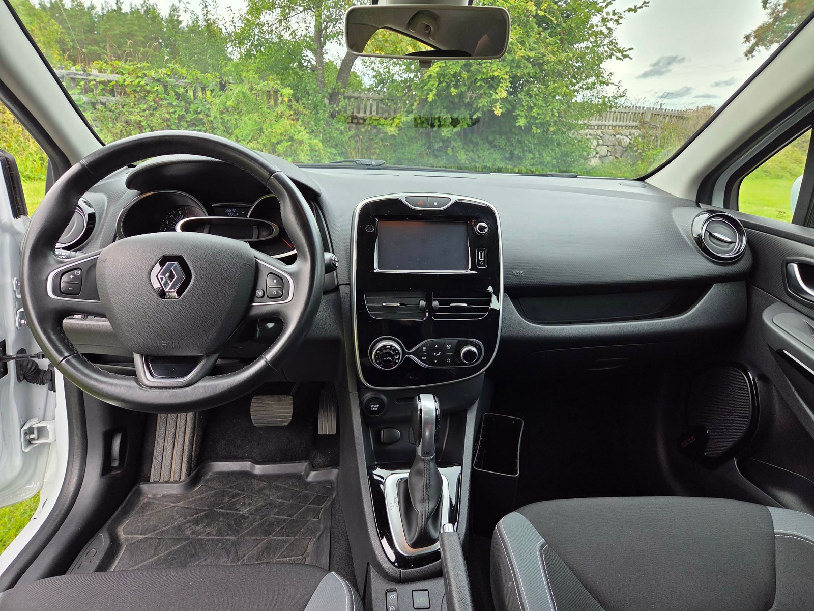 Renault Clio 1.2 TCe EDC 2016, bild 6/10