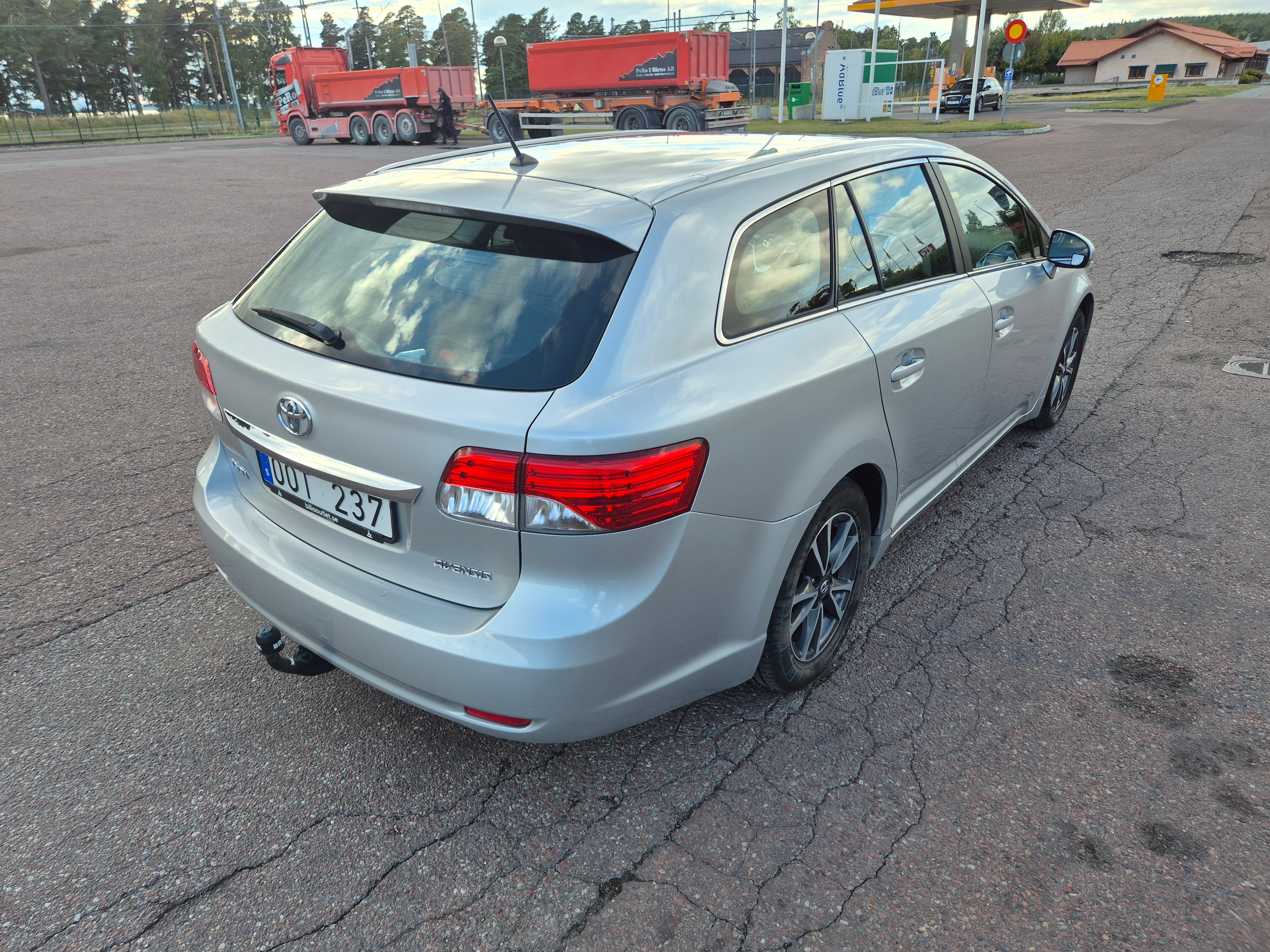 Toyota Avensis Kombi 2.0 D-4D Manuell 2012, bild 5/6